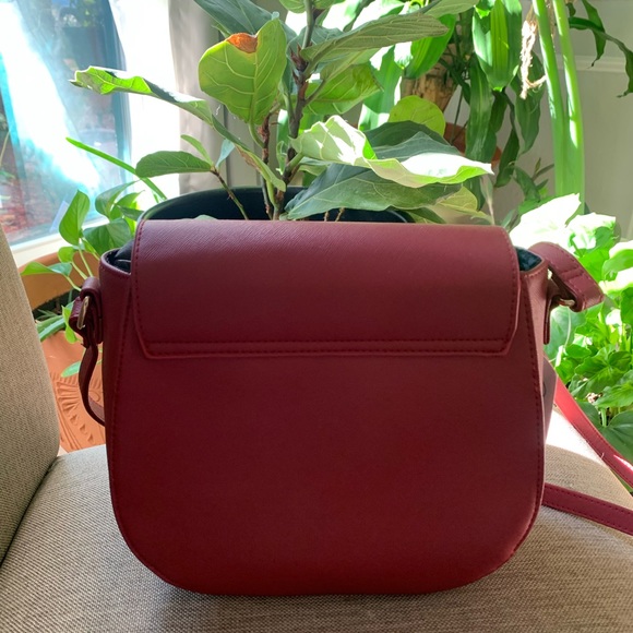 Red Crossbody - Picture 4 of 8